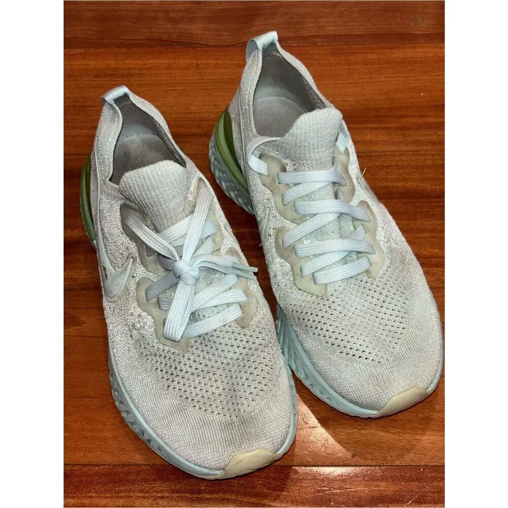 Nike Women's White Knit Running Athletic Sneakers with Olive Heel Size 8